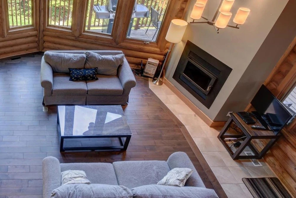 Chalet Blue Jay