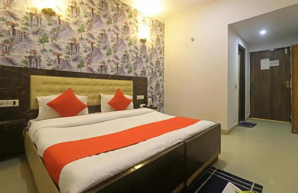 Transit Stay Near IGI Airport
