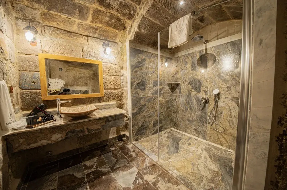Arkelas Cave House