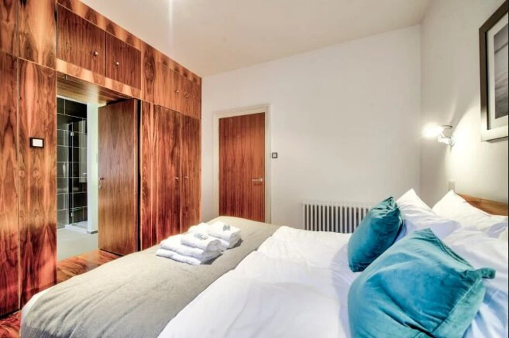 Amazing views! North Bank Street Luxury Apartment