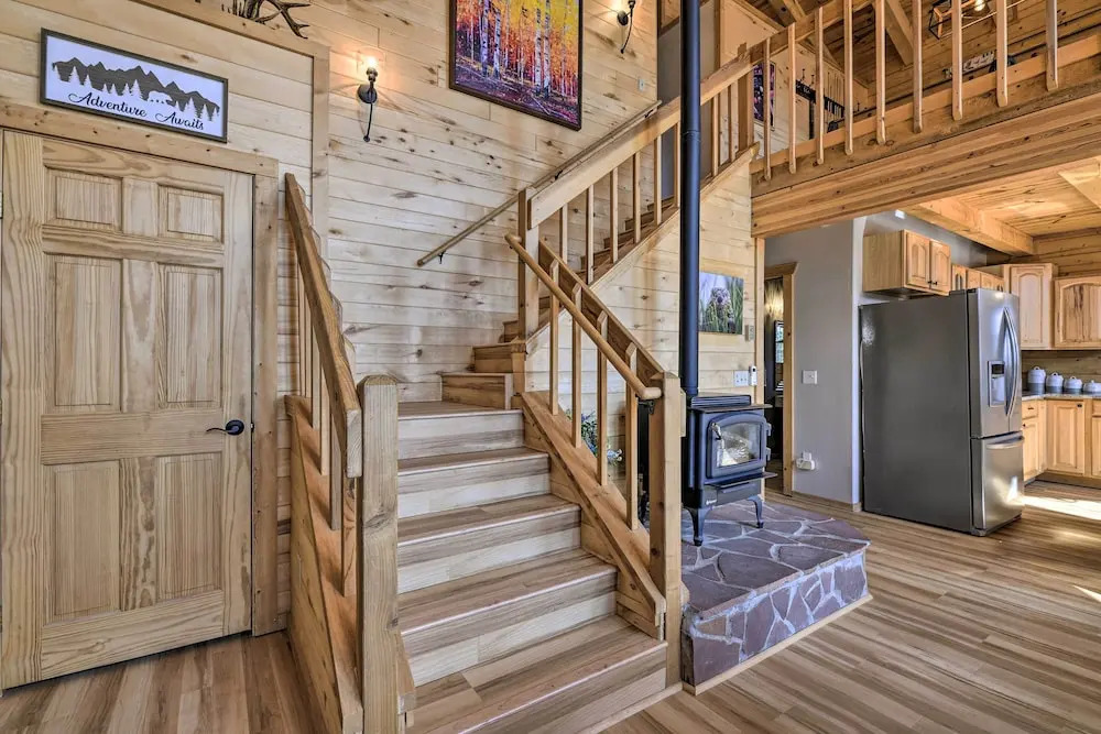 Lazy Beaver Lodge Pagosa Cabin w/ Deck, Fire Pit