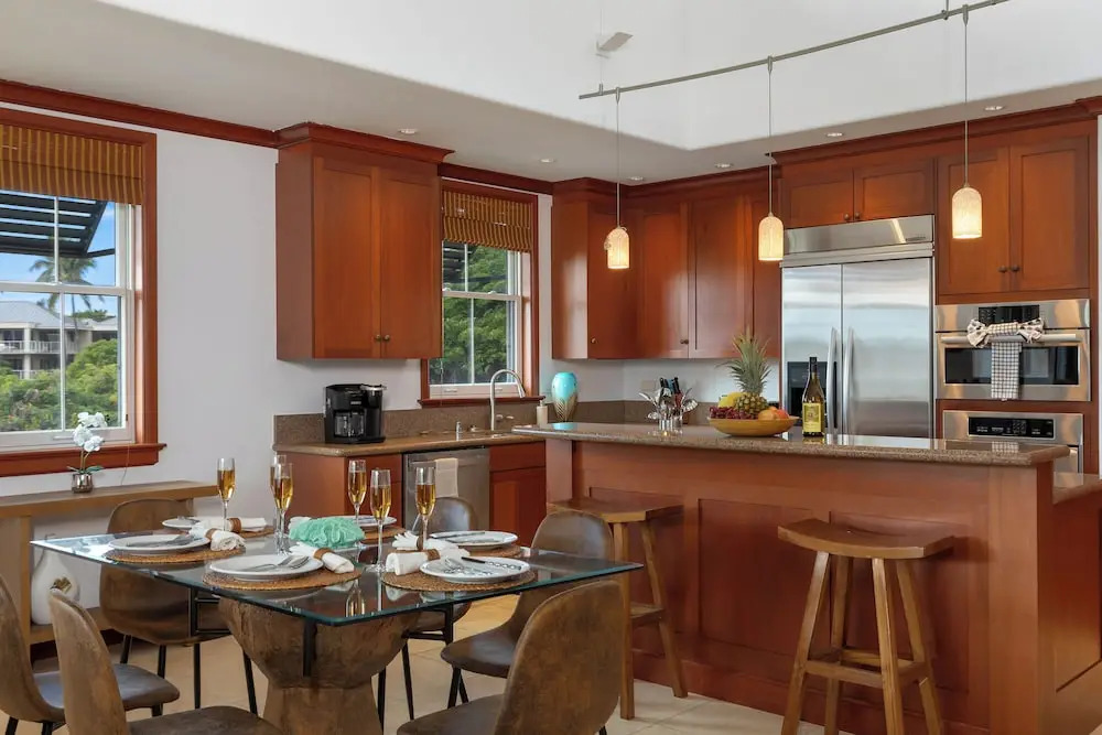 Hilton Pool Pass Included, Kolea - Luxe Penthouse, Walk to Beach