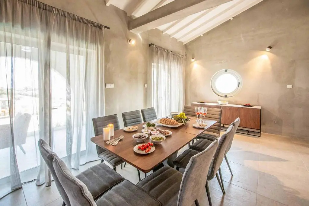 Protaras Art House Seviews