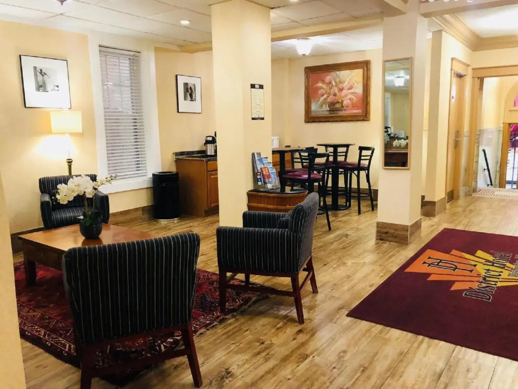 District Hotel