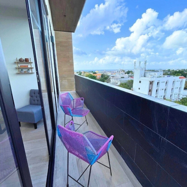 New Downtown Condo with Rooftop Pool