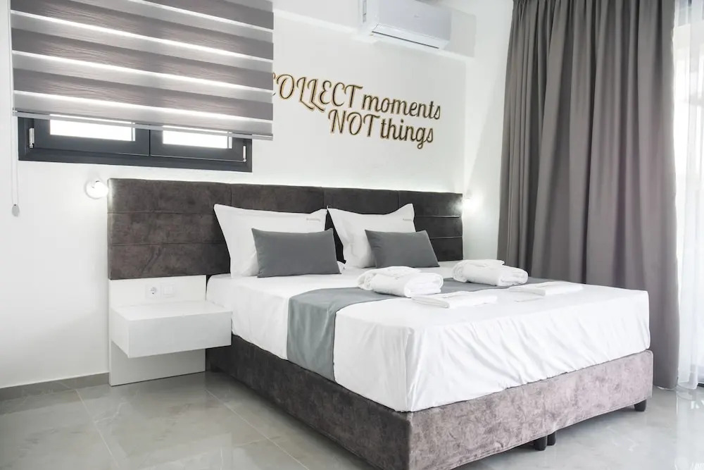 Aeonian Luxury Suites