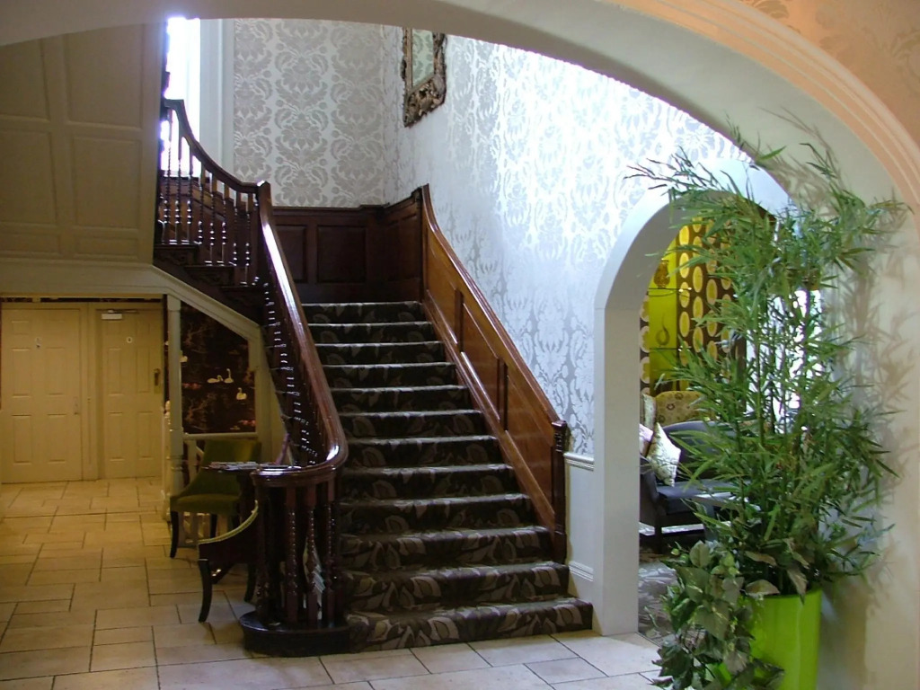 The Riverside House Hotel