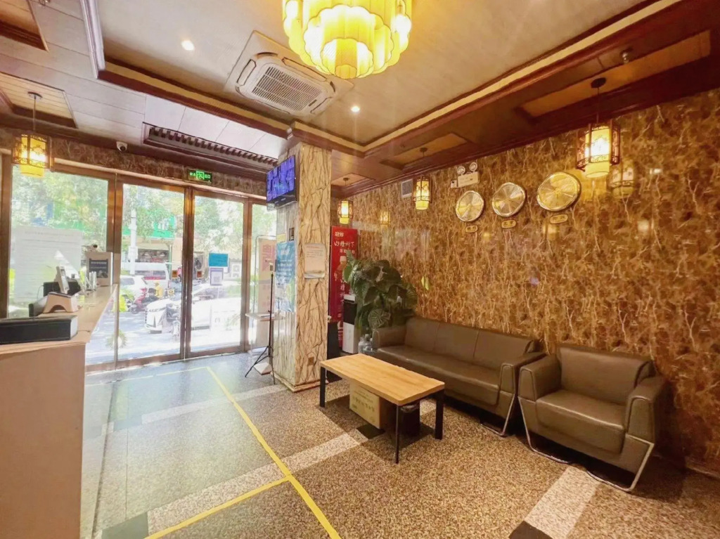 Yinshengtai Hotel (Zhengzhou International Trade 360 Store)