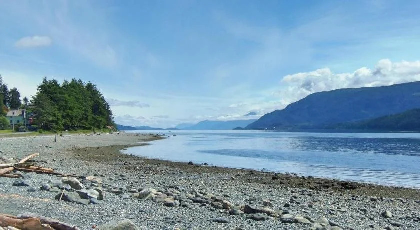 Alert Bay Lodge