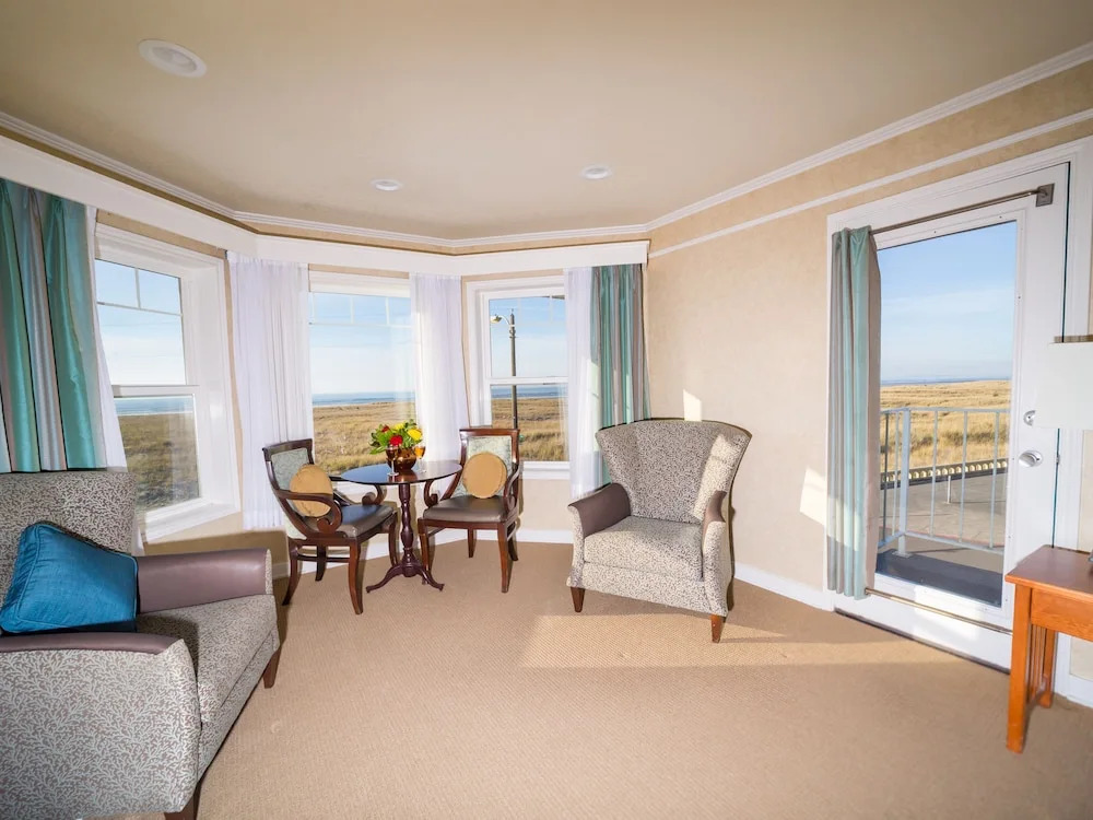 Inn of the Four Winds Seaside Oceanfront