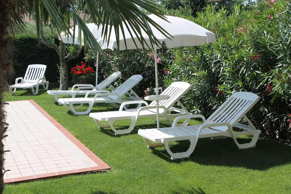 Ferienwohnung mit Terrasse und Pool