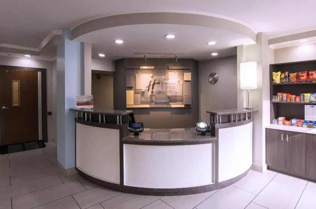 Holiday Inn Express And Suites- Nashville-i-40&i-24[spence Ln]