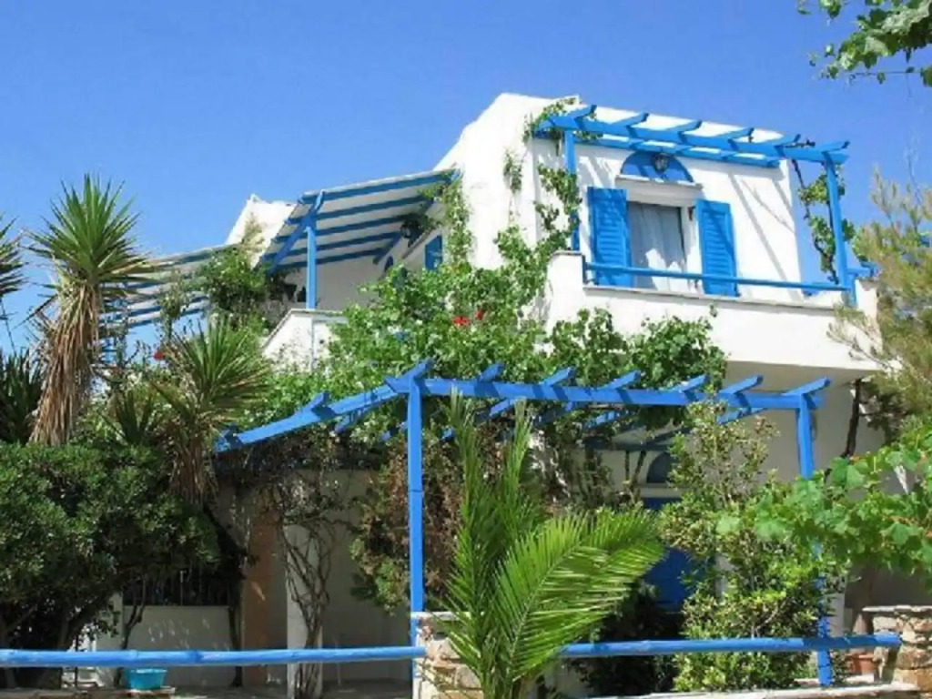 Sea View Apartments & Studios