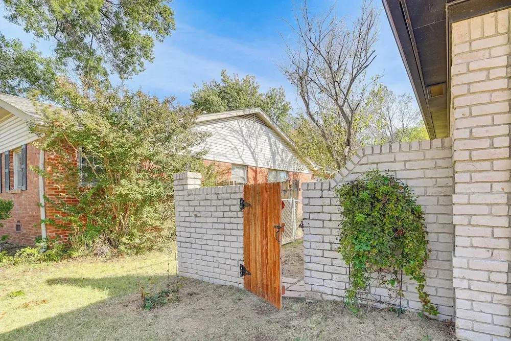 Pet-friendly Home w/ Yard: 8 Mi to Downtown Tulsa!