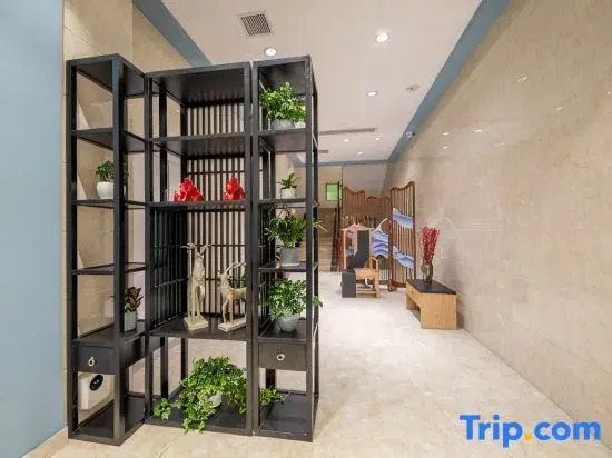 Pinjia Business Hotel