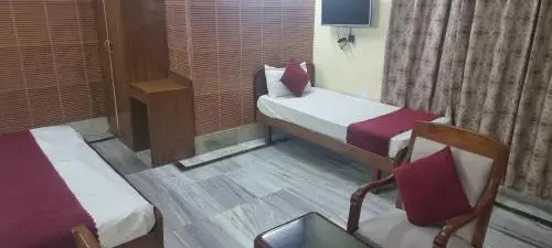 Hotel Shri Hari by OYO Rooms
