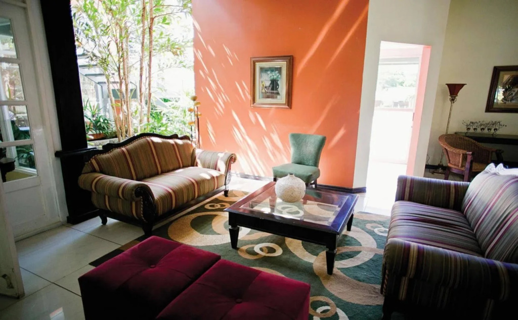 Hotel Caña Brava Inn