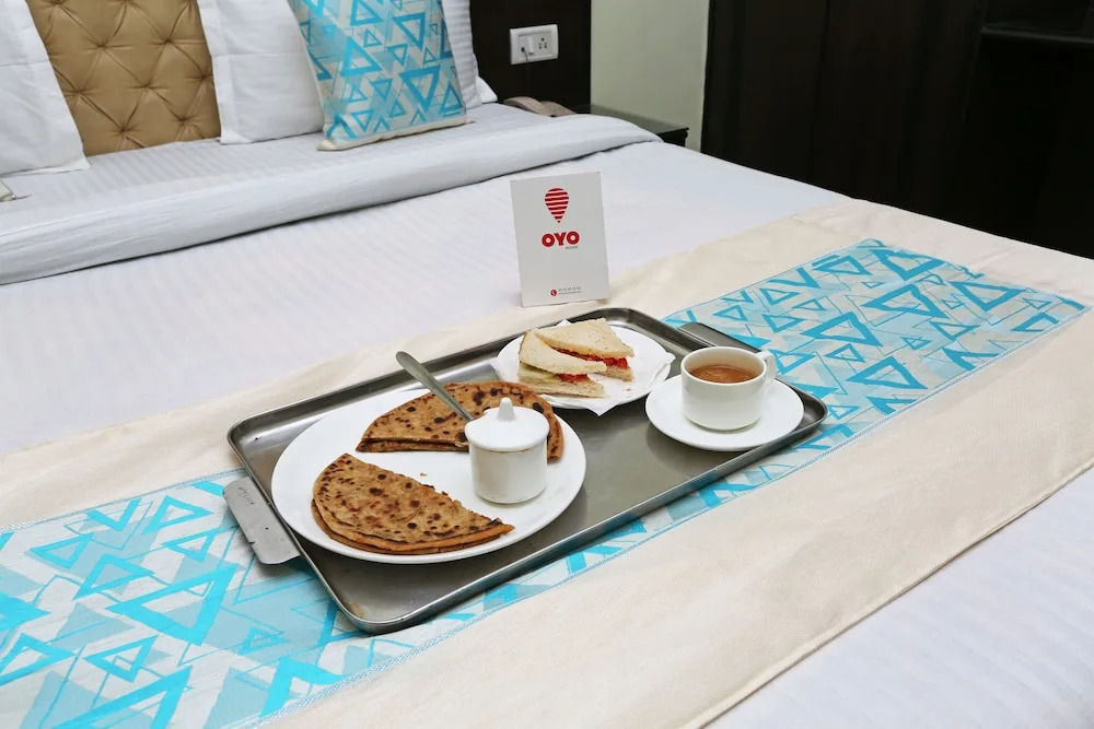 OYO 8909 Hotel Grand