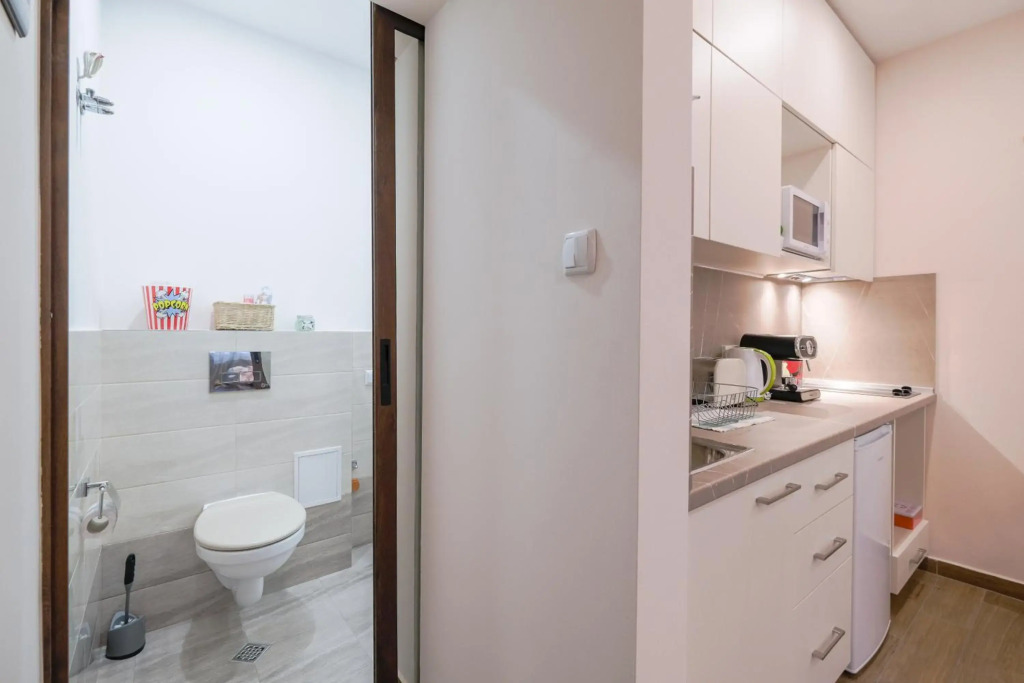 Exceptional Refurnished Studio TOP Location