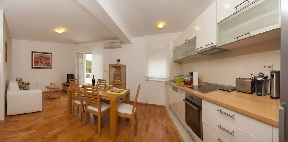 Apartments Maja
