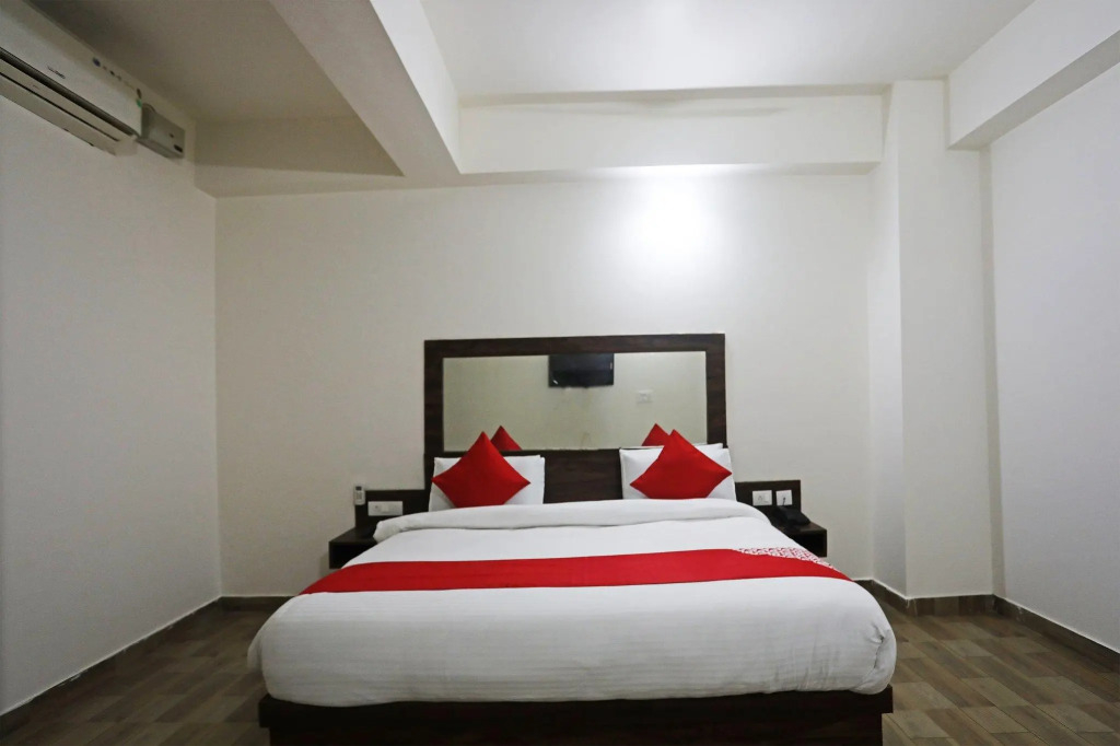 OYO 40002 Hotel The Rejoice