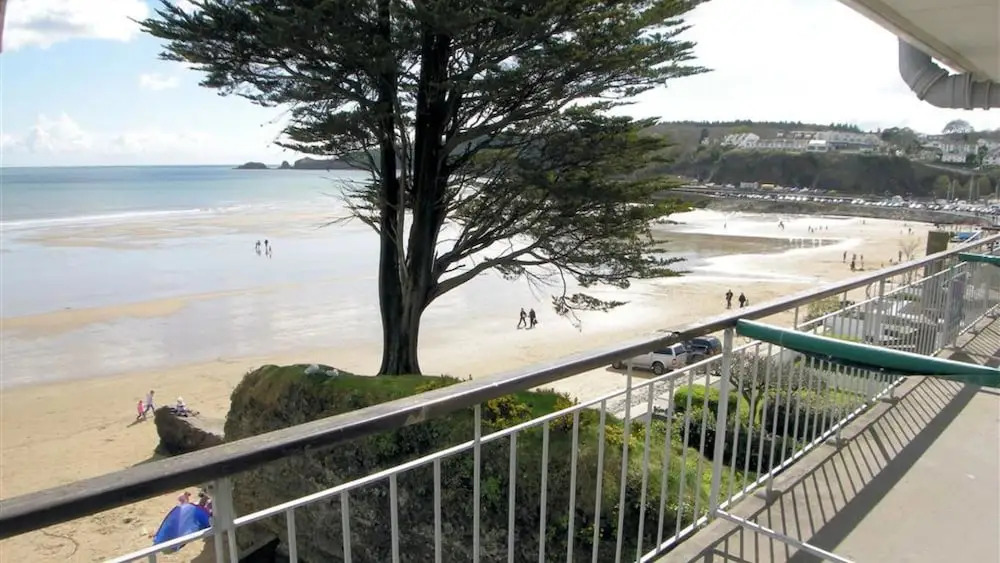 Beach Court 35
