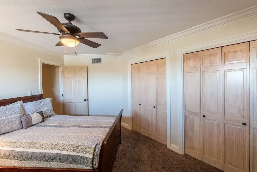 AquaVista East 301 - 3 Br condo by RedAwning