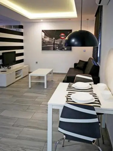 Conil Red-Black Apartment