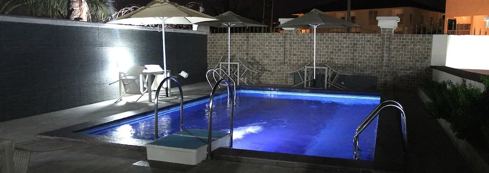 Ellyxville Hotel