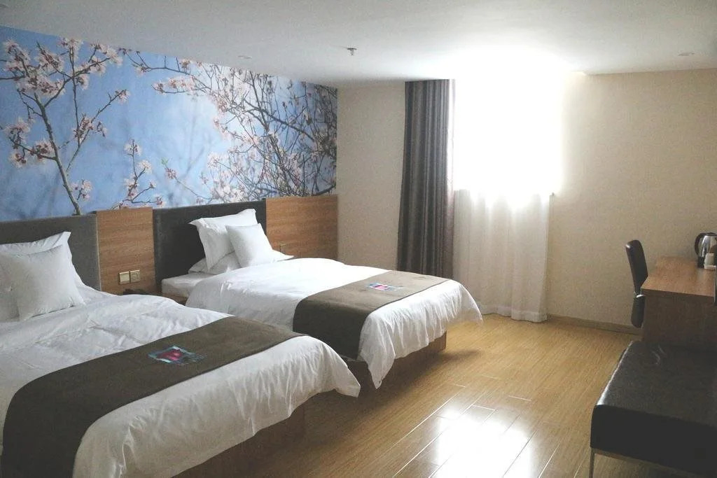 7 Days Party Inn