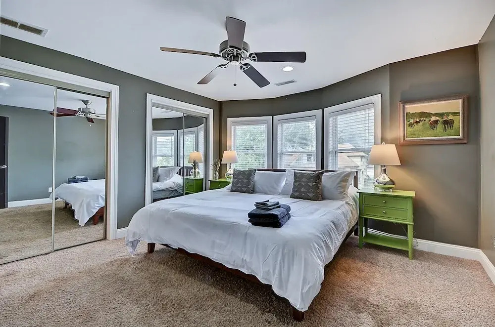 Spacious 4BR House Near Prime Downtown!