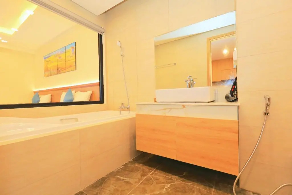 FLC sea Tower Quy Nhơn 2 giường đôi lớn. View biển. Gần khu du lịch Hàn Mặc Tử ngay Trung tâm thành phố