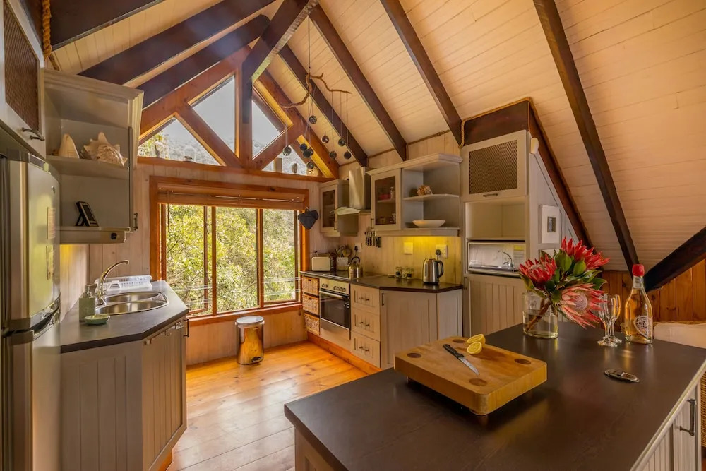 Ballots Bay Treehouse by HostAgents