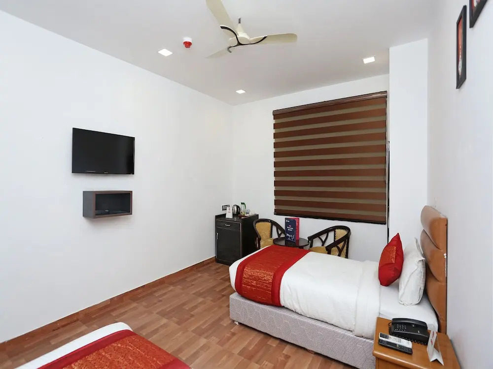 Amora Rooms Dwarka