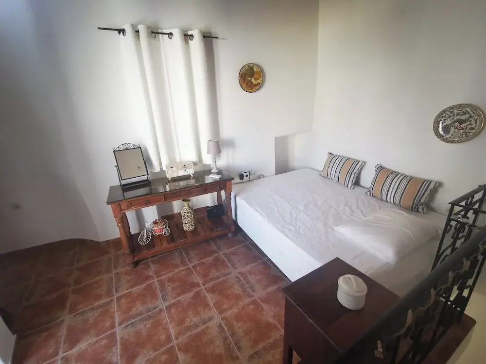Authentic White House in Paros Lefkes