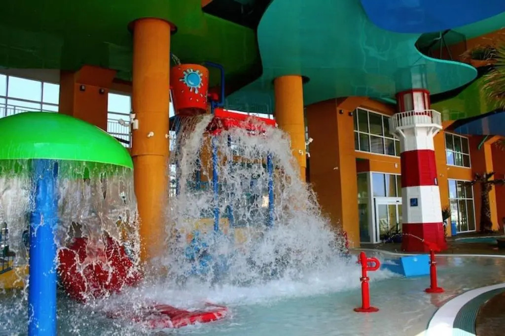 Splash 606 W