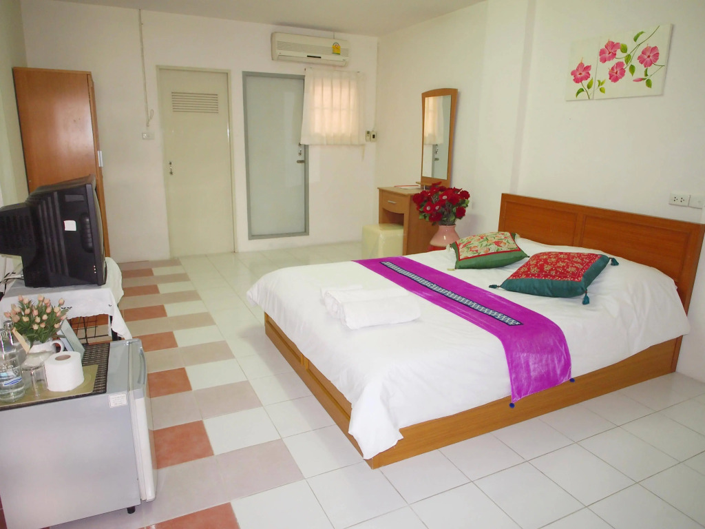Thanapa Mansion - Hostel