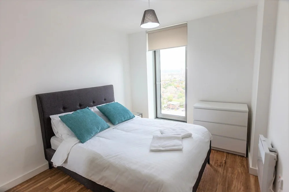 Beautiful 3 Bed Apartment in Media City