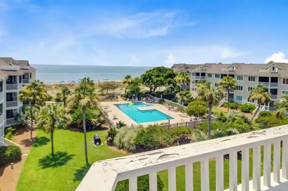 Oceanview Condo + Pool, Balcony & Beach Access 304 D Port O Call by Avantstay