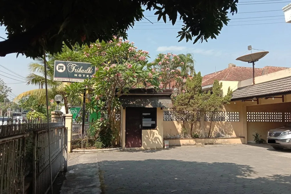 OYO 1751 Hotel Trihadhi