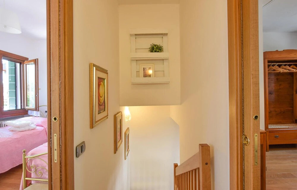 2 Bedroom Gorgeous Home In Montemerlo
