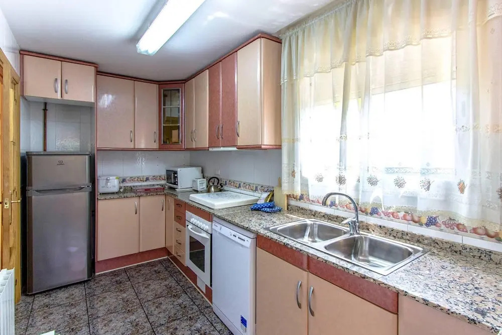 Villa With 4 Bedrooms in Calafell, With Enclosed Garden and Wifi Near the Beach