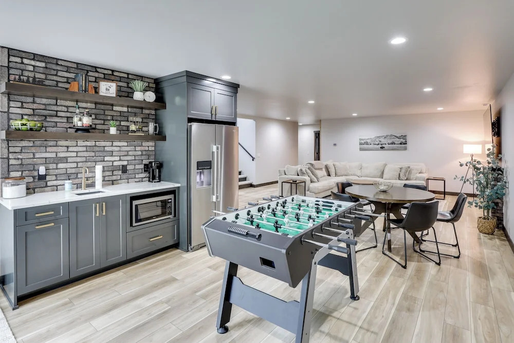 Luxurious Lead Vacation Rental w/ Private Hot Tub!