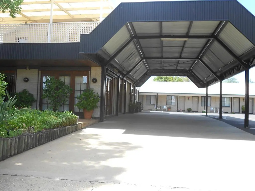 All Seasons Motor Lodge