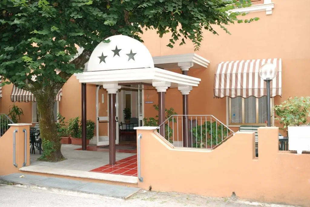 Hotel Iris Crillon