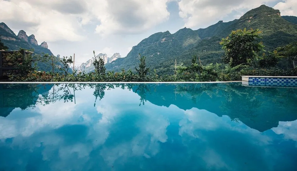 Wulingyuan Heart Awakening Lodge
