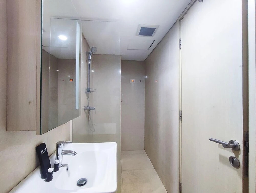 New Furnished Studio Room Apartment At Warhol (W/R) Residences