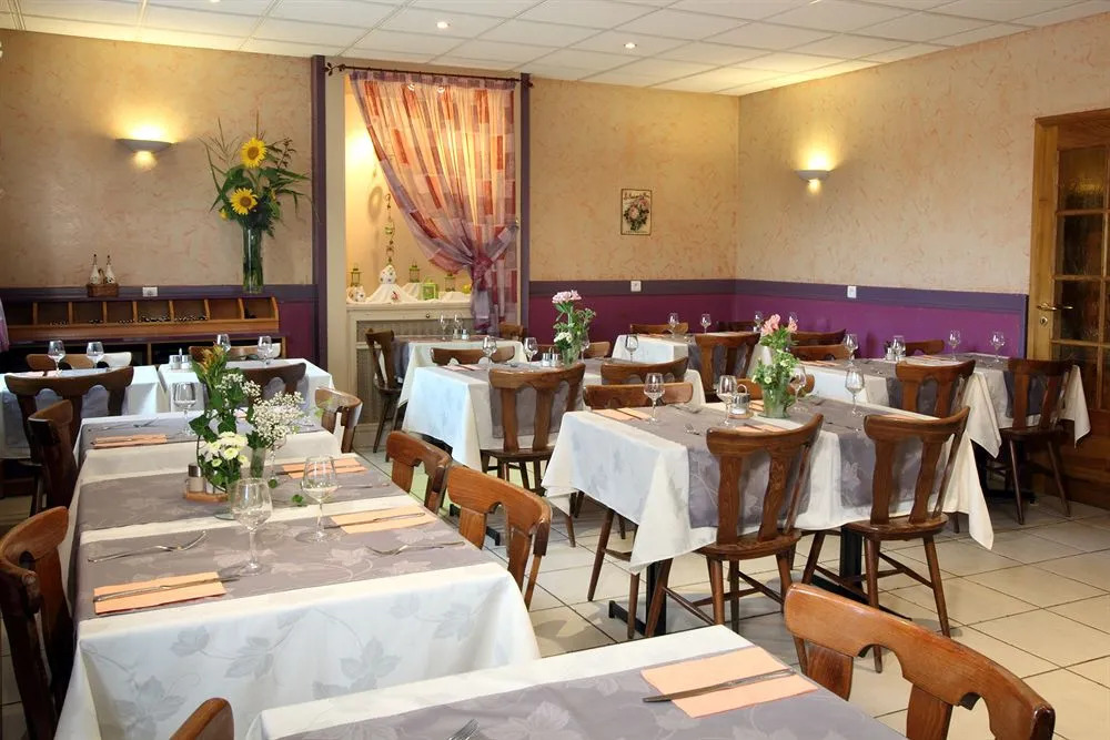Logis Hôtel & Restaurant Au Lion dOr