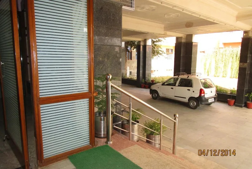 Hotel Vrindavan Garden