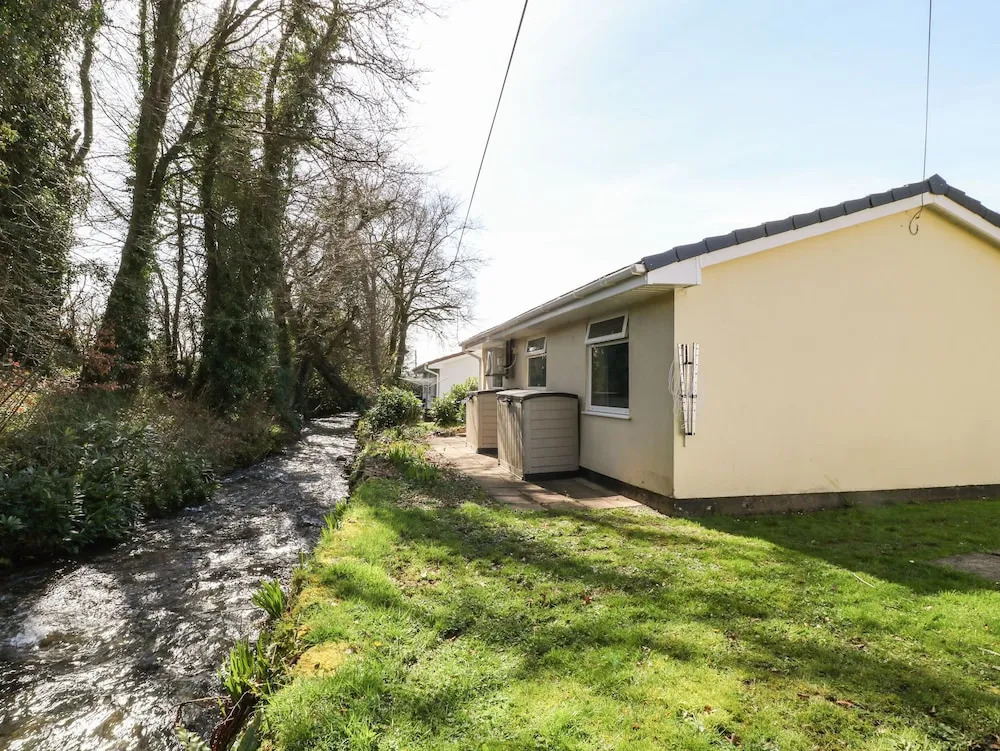 3 Rosecraddoc Lodge